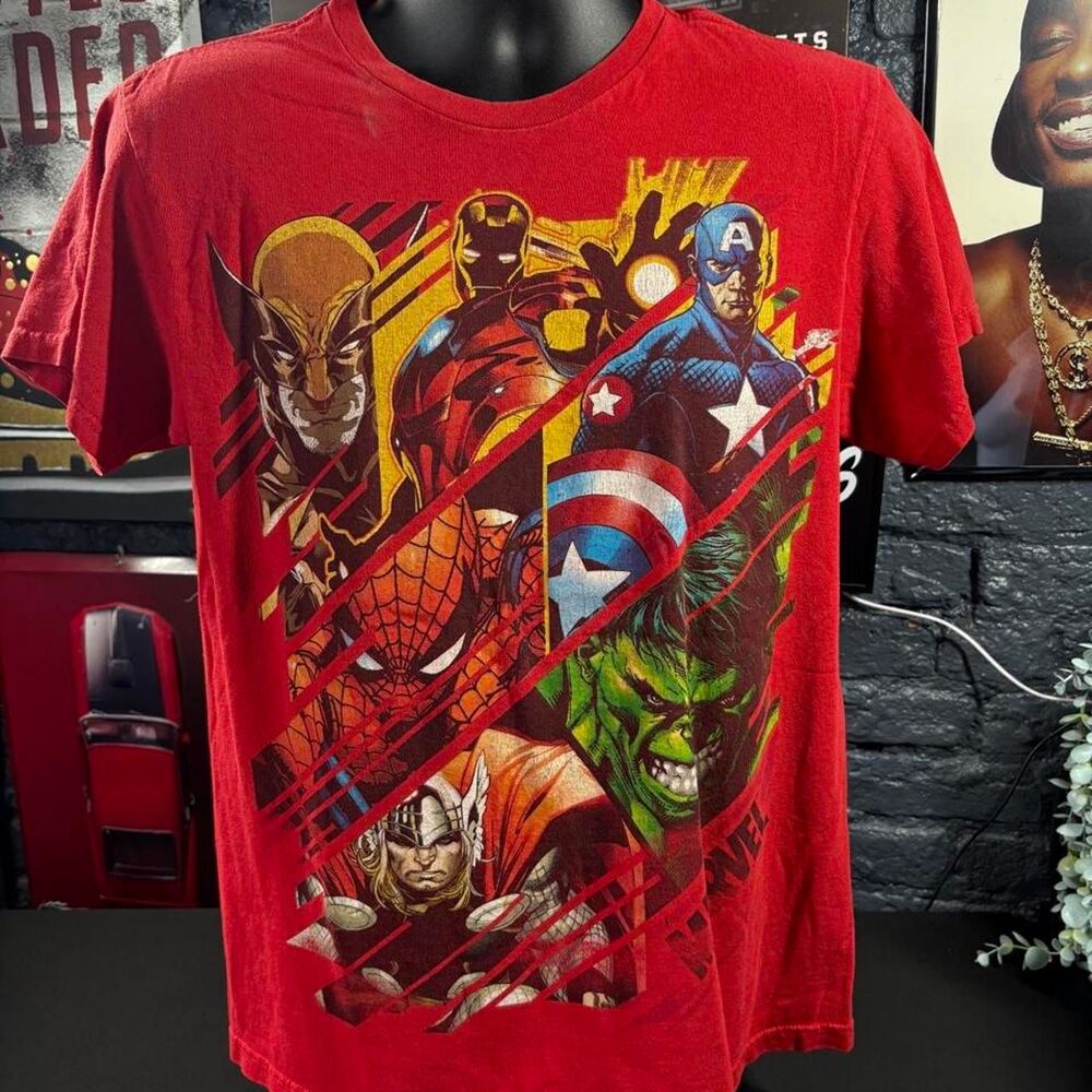 Marvel Avengers Graphic T-Shirt – Red Men’s Medium